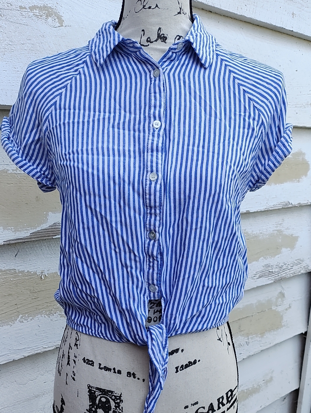 bleuh ciel Blue & White 100% Rayon Striped Tie-Front Button Down Shirt